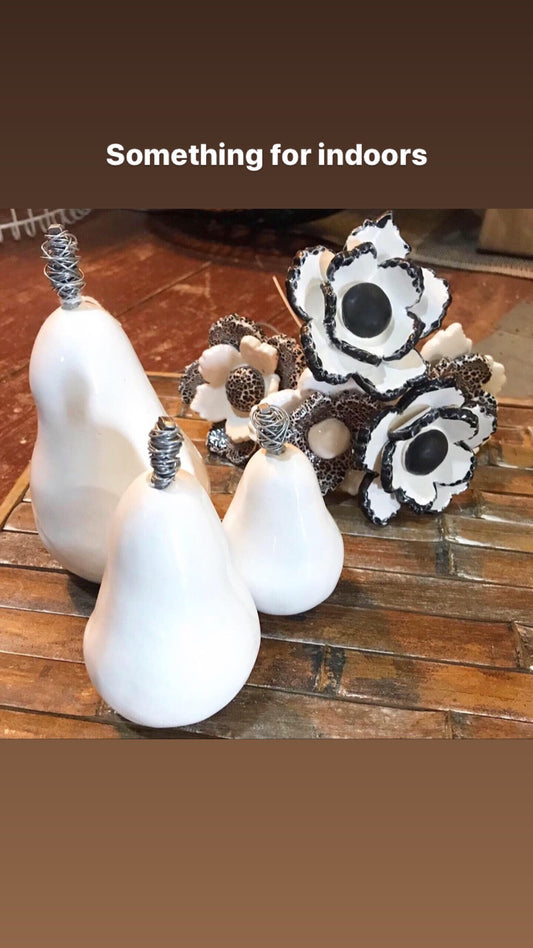 Ceramic Flowers - Double Black/White