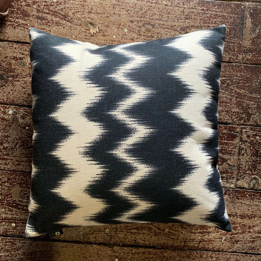 Cushion - Triangle Stripe